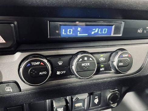 Used 2021 Toyota Tacoma TRD Sport image 30