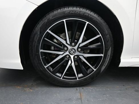 Used 2024 Toyota Camry SE image 14