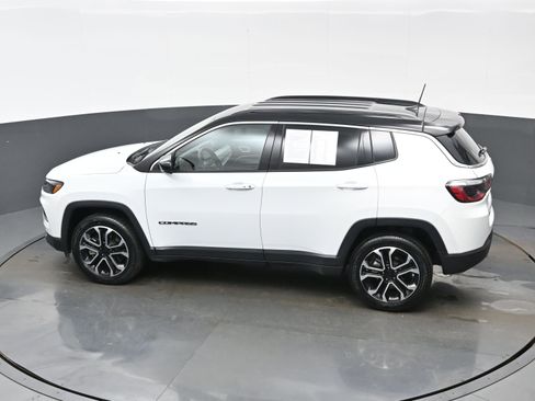 Used 2023 Jeep Compass Limited AWD/4WD image 32