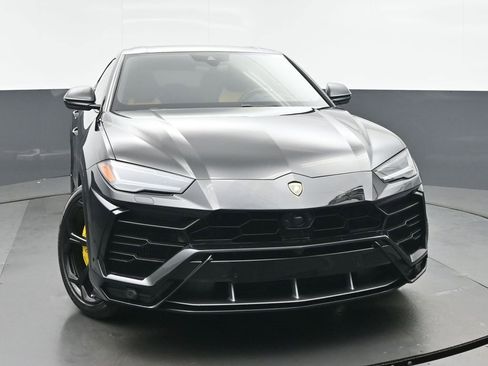 Used 2021 Lamborghini Urus AWD/4WD image 8