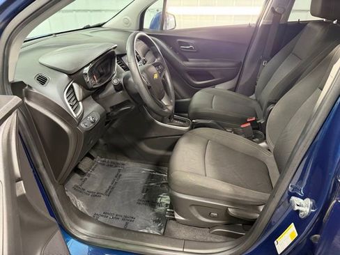 Used 2020 Chevrolet Trax LT w/ LPO, Protection Package image 11
