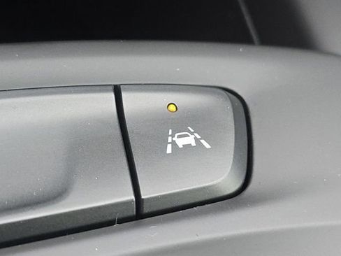 New 2026 Chevrolet Trax RS w/ Driver Confidence Package FWD image 30