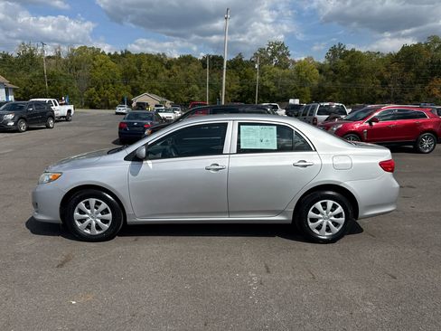 Used 2010 Toyota Corolla image 3