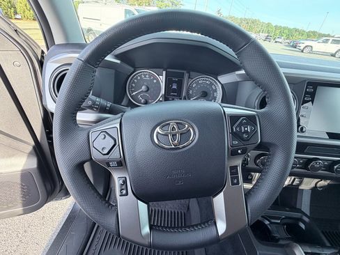 Used 2023 Toyota Tacoma SR5 w/ Technology Package AWD/4WD image 12