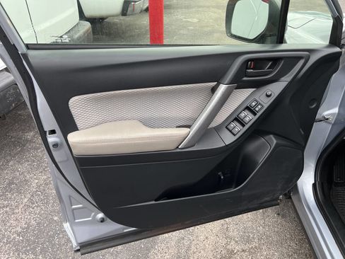 Used 2017 Subaru Forester 2.5i w/ Alloy Wheel Package image 7