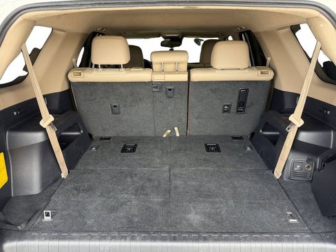 Used 2022 Toyota 4Runner SR5 Premium w/ Moonroof Package RWD image 11