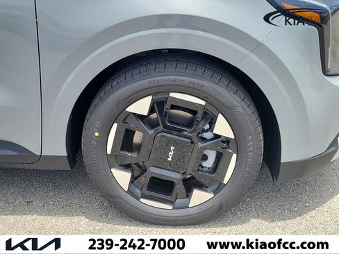 New 2026 Kia Carnival EX FWD image 7