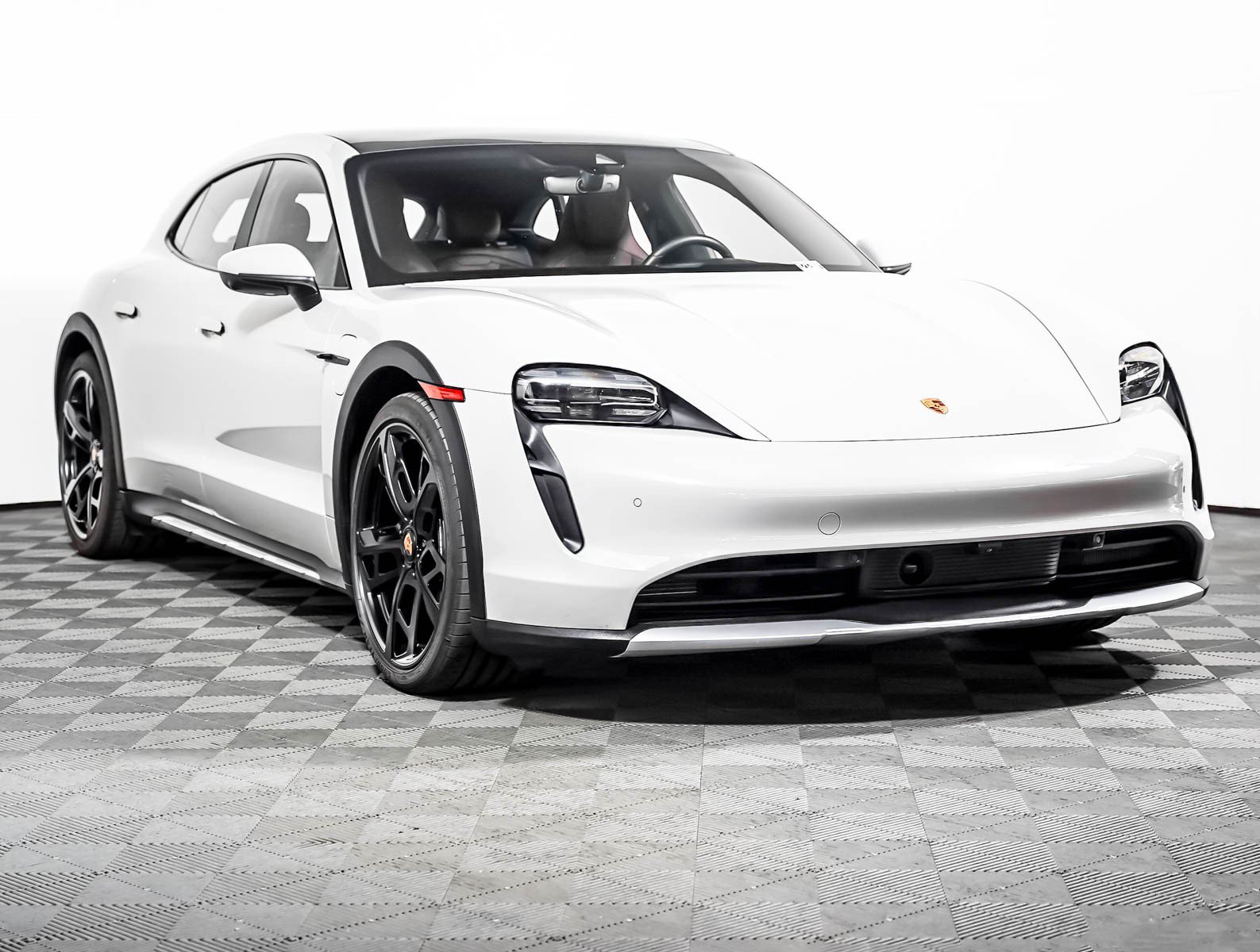 Certified 2023 Porsche Taycan 4 Cross Turismo AWD/4WD image 8