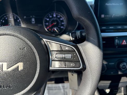 Used 2022 Kia Forte LXS image 17