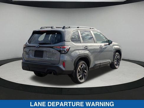 Used 2025 Subaru Forester Premium AWD/4WD image 4