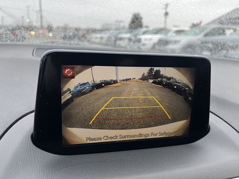 Used 2017 MAZDA MAZDA3 Sport w/ Preferred Equipment Package image 10