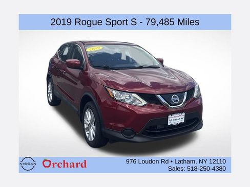 Used 2019 Nissan Rogue Sport S w/ Appearance Package AWD/4WD image 1