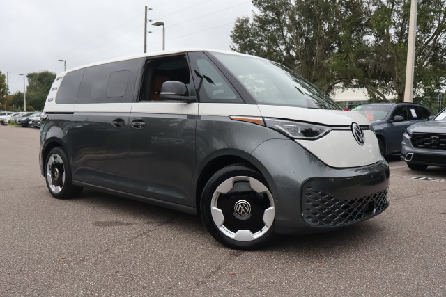 Certified 2025 Volkswagen ID. Buzz Pro S Plus AWD/4WD image 1