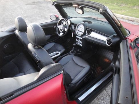 Used 2010 MINI Cooper Convertible FWD image 9