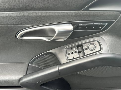 Used 2019 Porsche 718 Cayman image 13