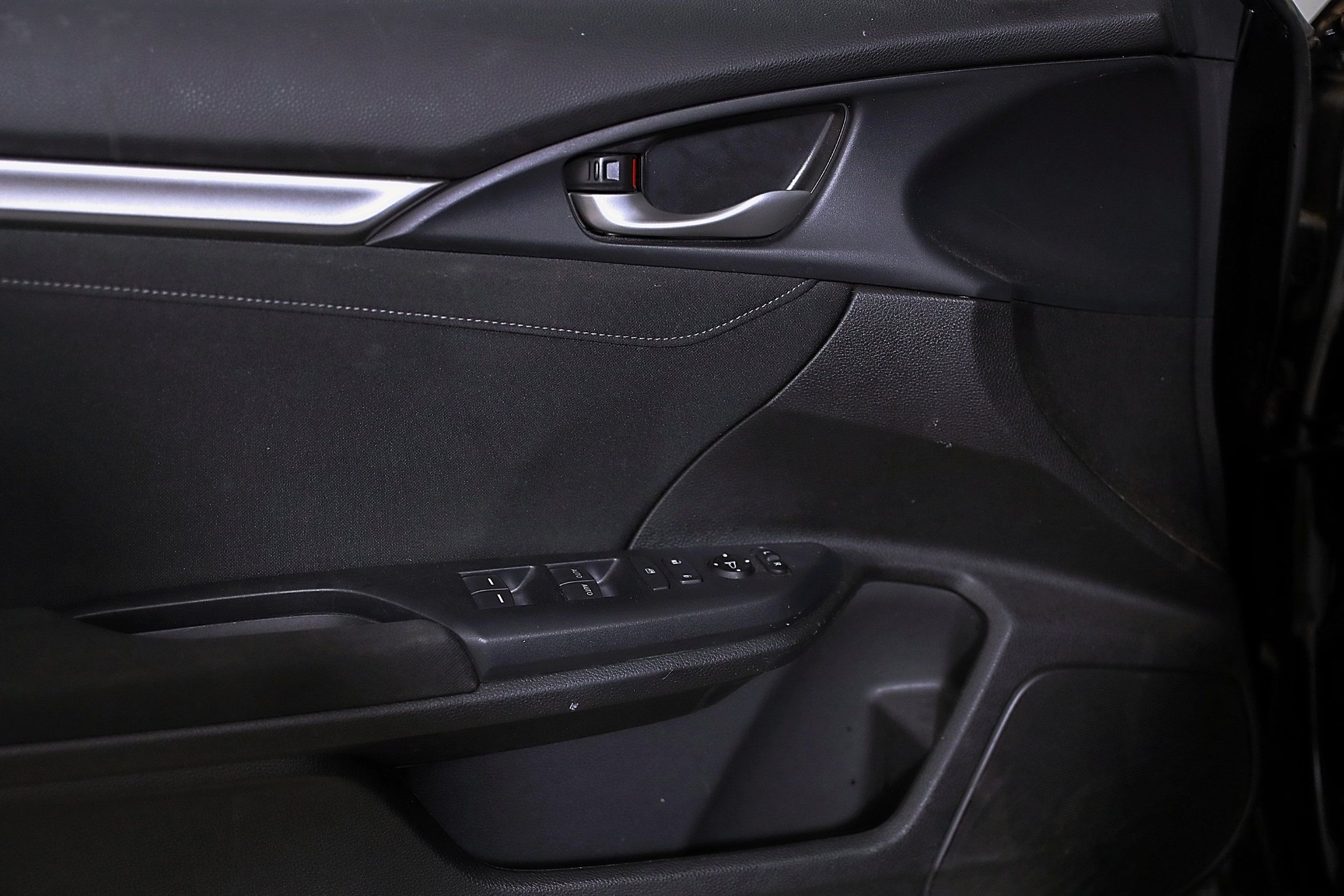 Used 2019 Honda Civic EX image 11