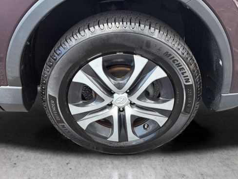 Used 2018 Toyota RAV4 LE w/ All Weather Liner Package AWD/4WD image 34