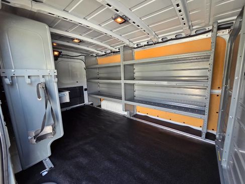 Used 2020 Nissan NV 2500 SV w/ Navigation Package image 16