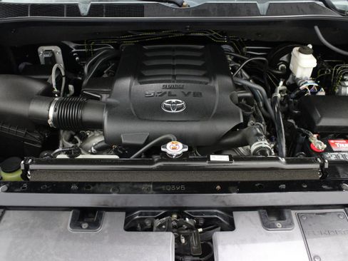 Used 2019 Toyota Tundra SR5 w/ SR5 Upgrade Package AWD/4WD image 37