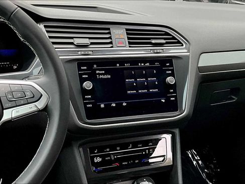 Used 2024 Volkswagen Tiguan SE image 7