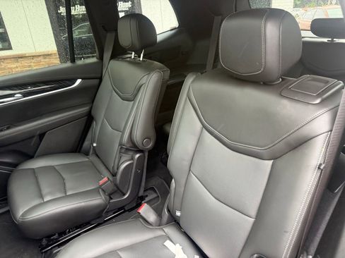 Used 2025 Cadillac XT6 Premium Luxury FWD image 4