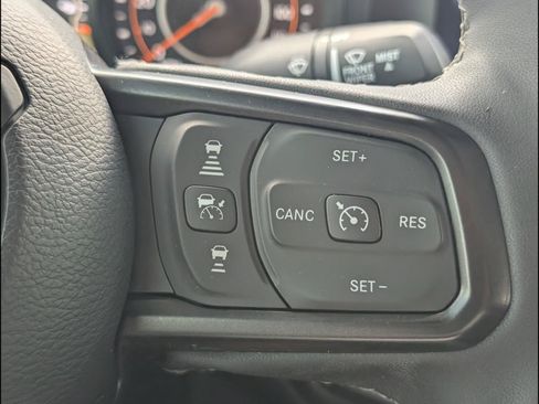 Used 2025 Jeep Gladiator Rubicon AWD/4WD image 15