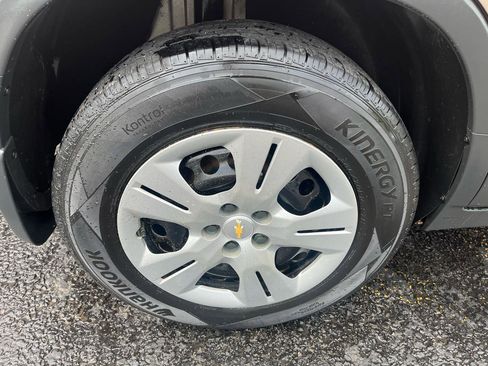Used 2018 Chevrolet Trax LS w/ LPO, Protection Package FWD image 11
