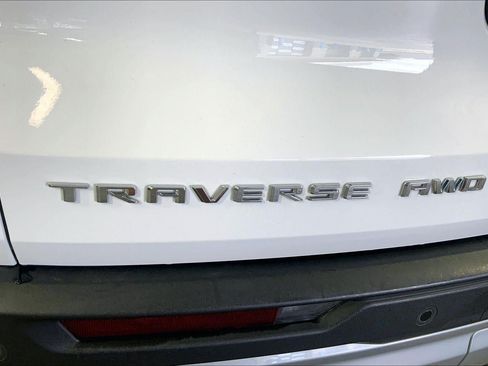 Used 2024 Chevrolet Traverse LT AWD/4WD image 8