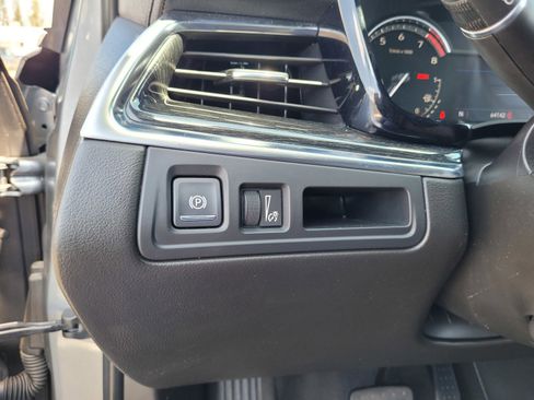 Used 2022 Cadillac XT5 Premium Luxury FWD image 24