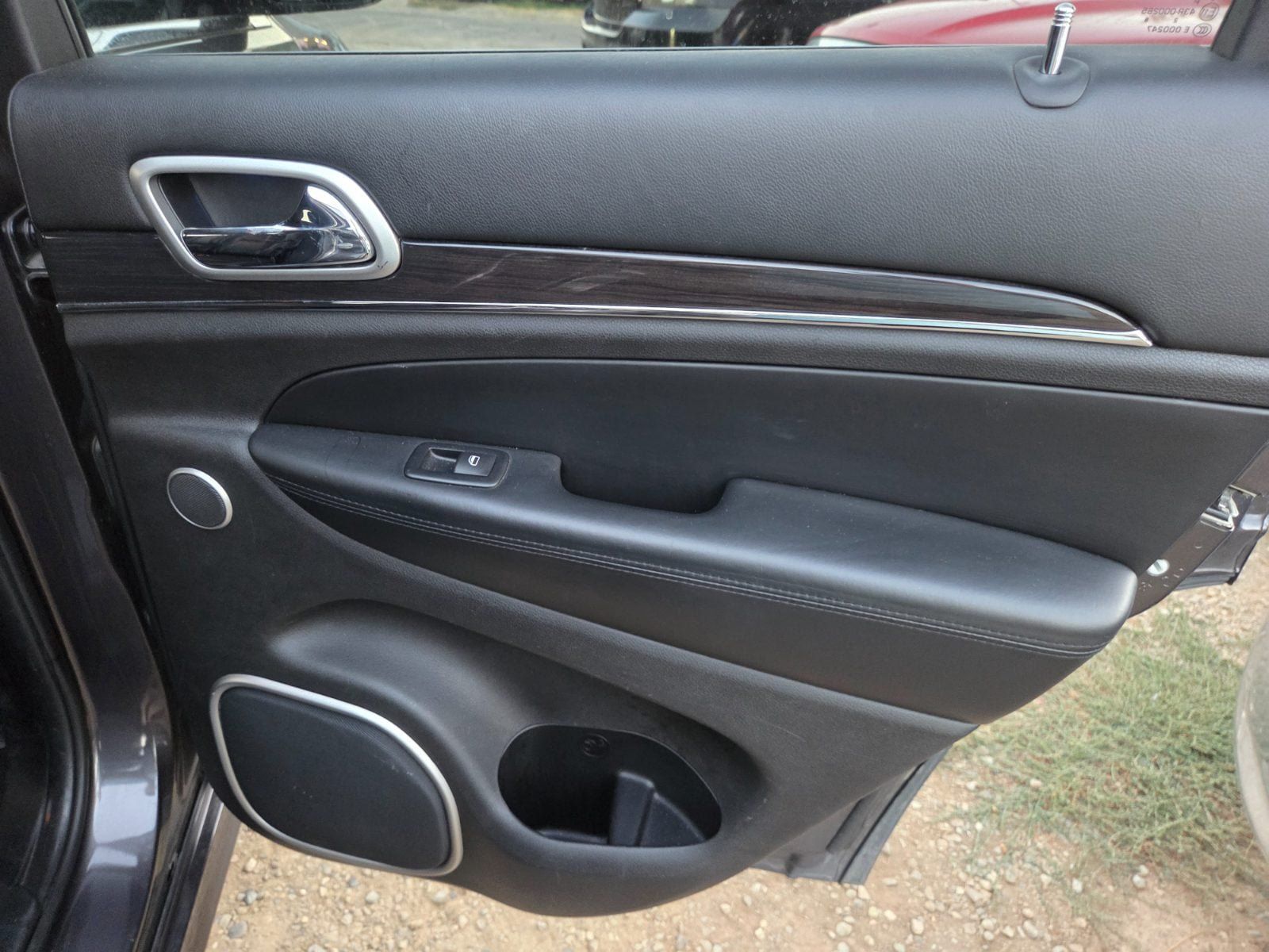 Used 2015 Jeep Grand Cherokee High Altitude RWD image 13