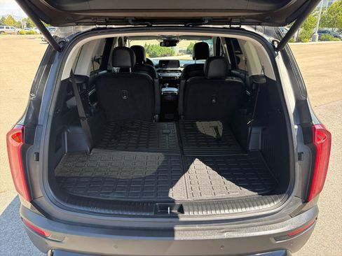 Used 2022 Kia Telluride EX w/ EX Premium Package AWD/4WD image 34