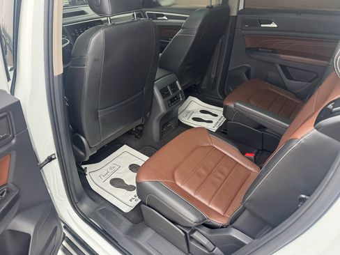 Used 2021 Volkswagen Atlas SEL Premium image 9