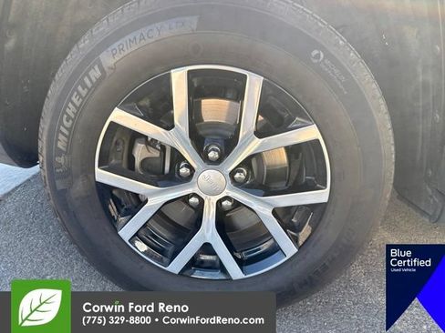 Used 2025 Jeep Grand Cherokee L Limited w/ Luxury Tech Group II AWD/4WD image 21