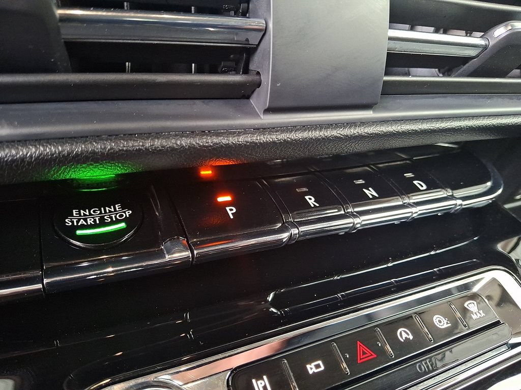Certified 2024 Lincoln Corsair AWD image 14