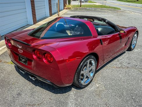 Used 2007 Chevrolet Corvette Coupe w/ Preferred Equipment Group RWD image 39