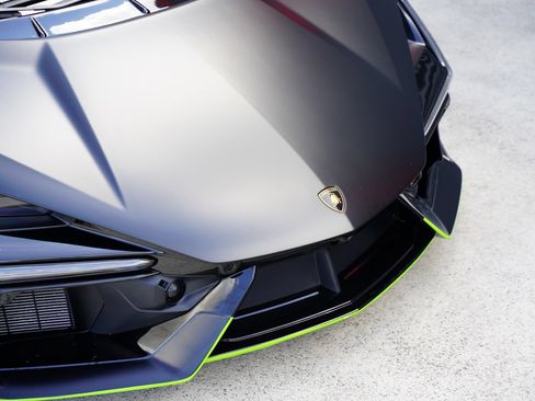 Used 2024 Lamborghini Revuelto AWD/4WD image 13