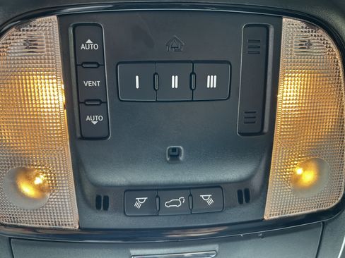 Used 2024 Dodge Durango GT AWD/4WD image 33