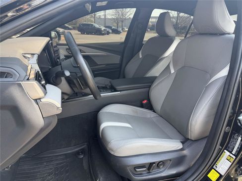 Used 2025 Toyota Camry SE AWD/4WD image 23