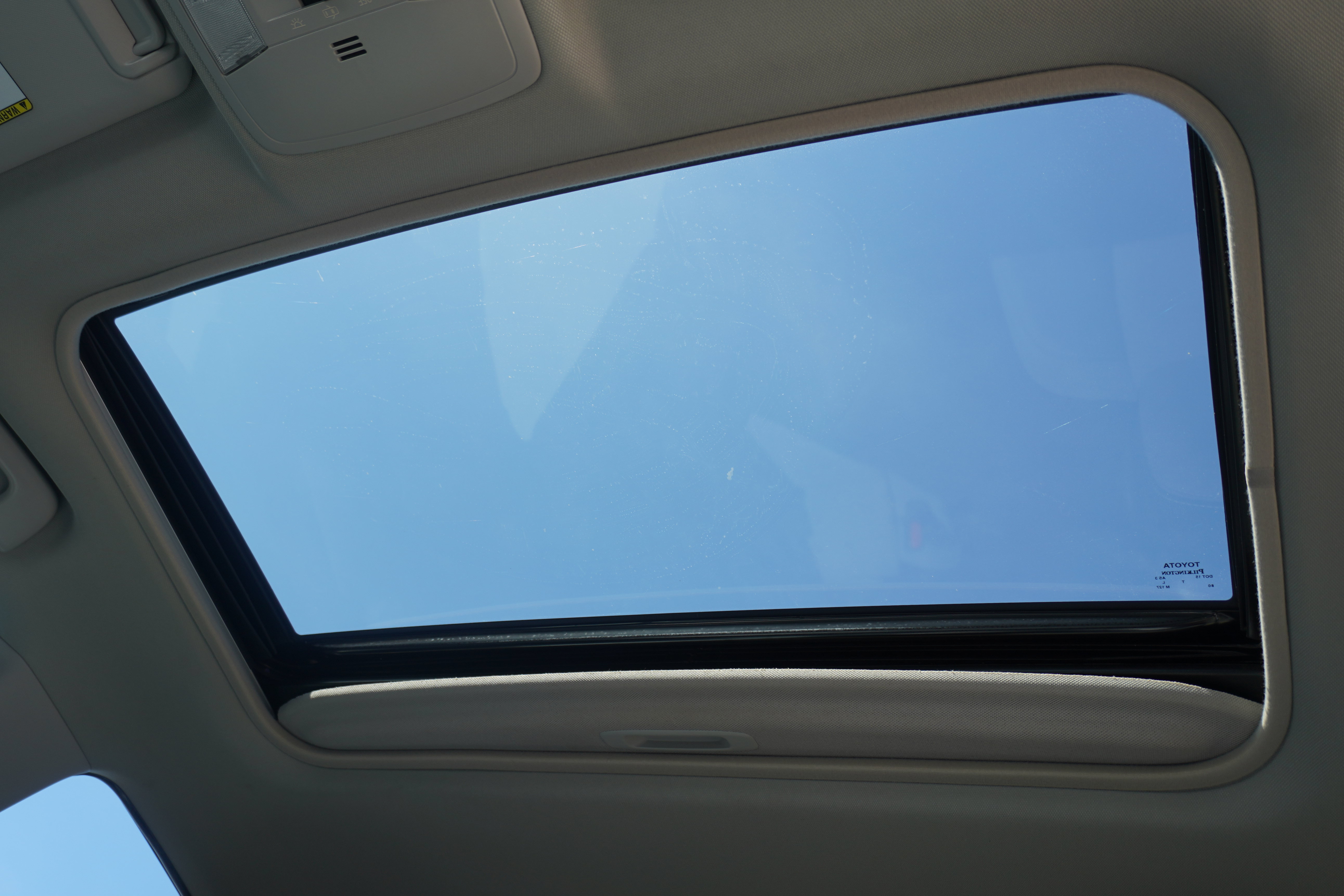 Used 2018 Toyota RAV4 XLE FWD image 18