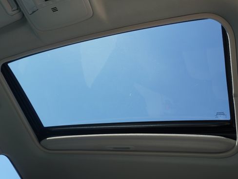 Used 2018 Toyota RAV4 XLE FWD image 18