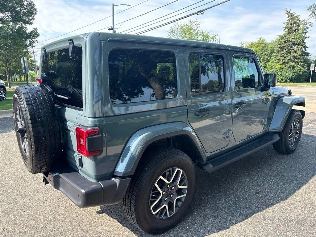 Used 2026 Jeep Wrangler Unlimited Sahara AWD/4WD image 8