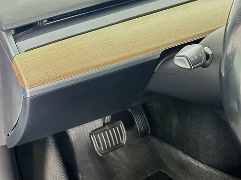 Used 2018 Tesla Model 3 Mid Range image 16