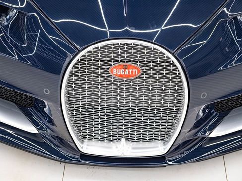 Used 2020 Bugatti Chiron AWD/4WD image 19