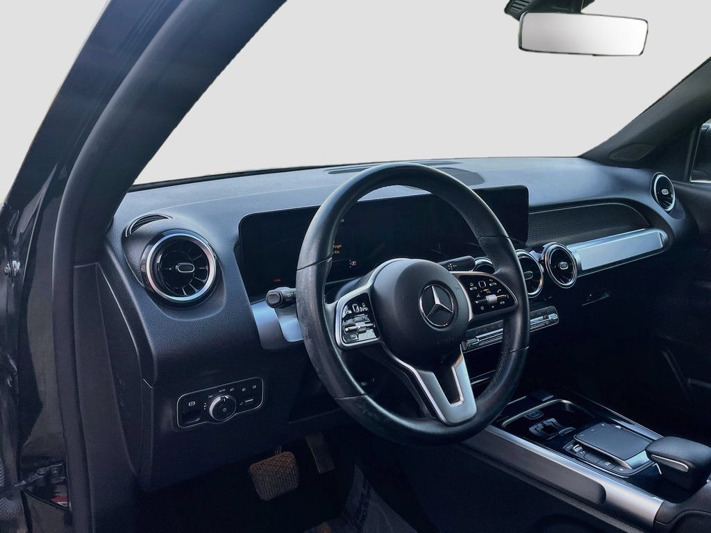 Used 2022 Mercedes-Benz GLB 250 image 9