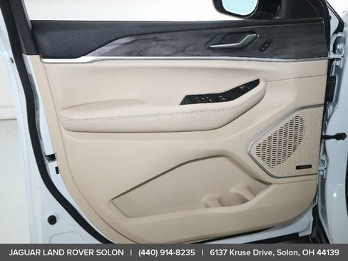 Used 2022 Jeep Grand Cherokee L Limited w/ Luxury Tech Group II AWD/4WD image 33