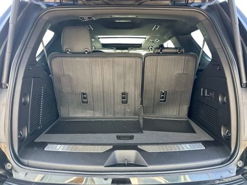Used 2023 GMC Yukon AT4 w/ AT4 Premium Package AWD/4WD image 9