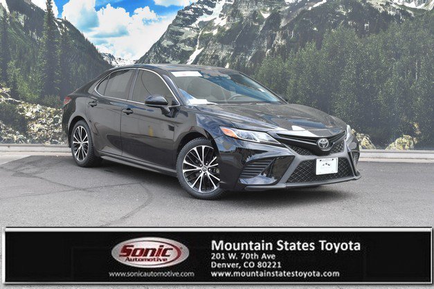 Certified 2018 Toyota Camry SE FWD image 1