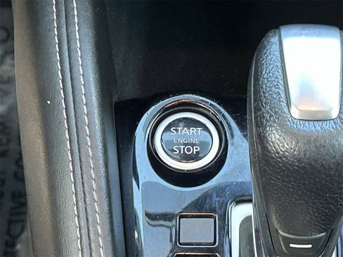 Certified 2020 Nissan Kicks SR image 22