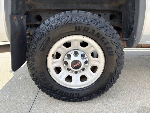 Used 2018 GMC Sierra 2500 SLE w/ Snow Plow Prep Package AWD/4WD image 46