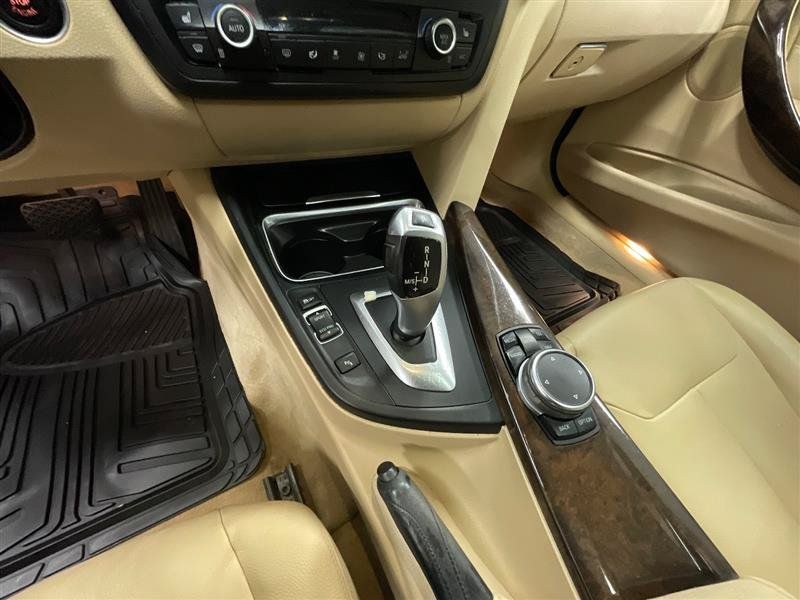 Used 2015 BMW 335i xDrive Sedan w/ Premium Package AWD/4WD image 16